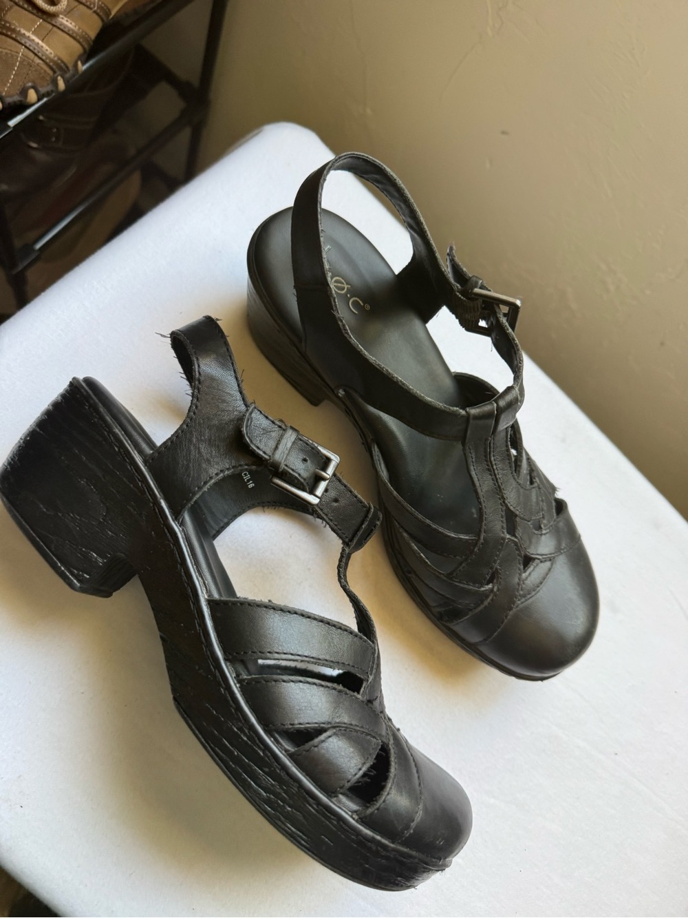 B.O.C Y2K Vintage-inspired black leather wedge sandals Size 9
